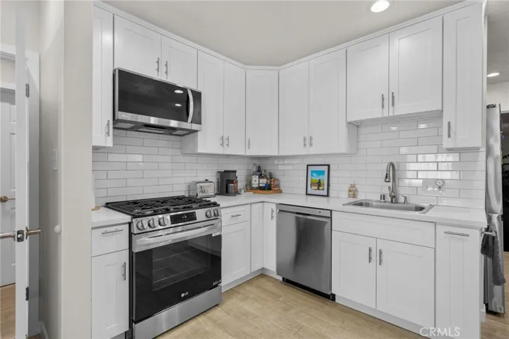 7941 Lemona Avenue, Panorama City, California 91402 — photo 5