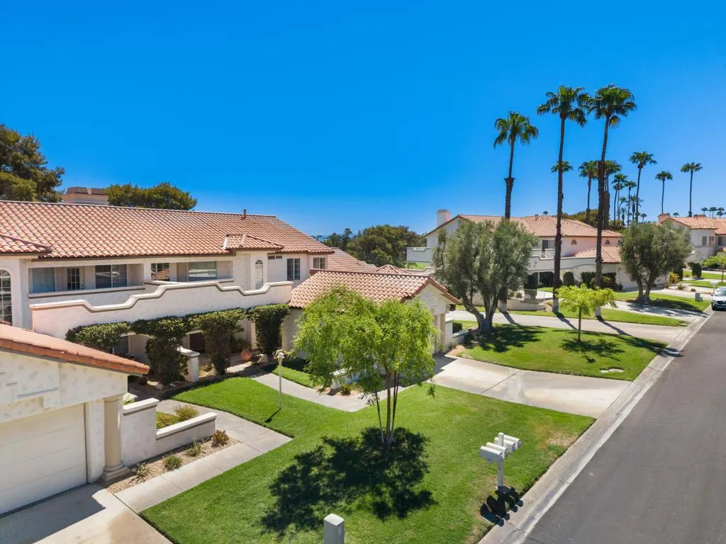 372 Muirfield Drive, Palm Desert, California 92211 — photo 5