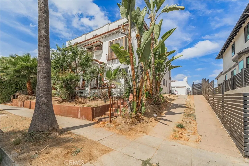 1427 Laveta, Los Angeles, California 90026 — photo 5