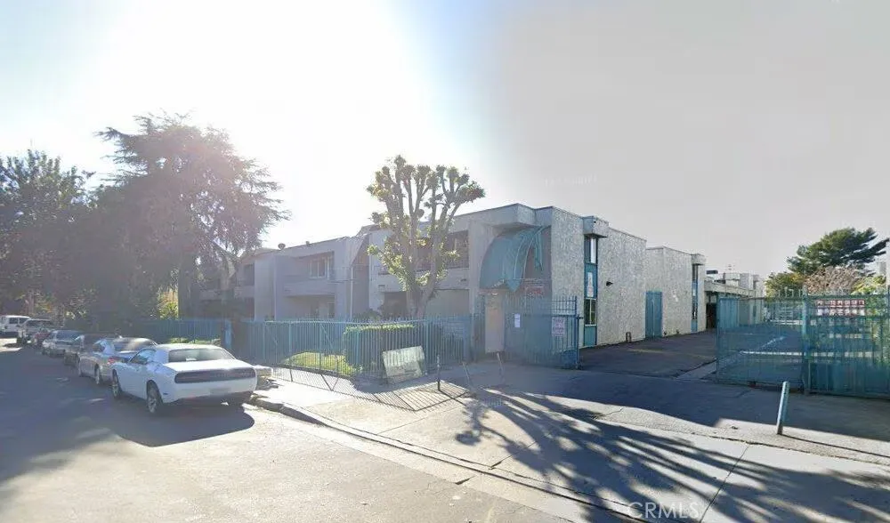 8847 Willis Ave