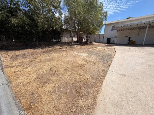 Frontyard (Shared)