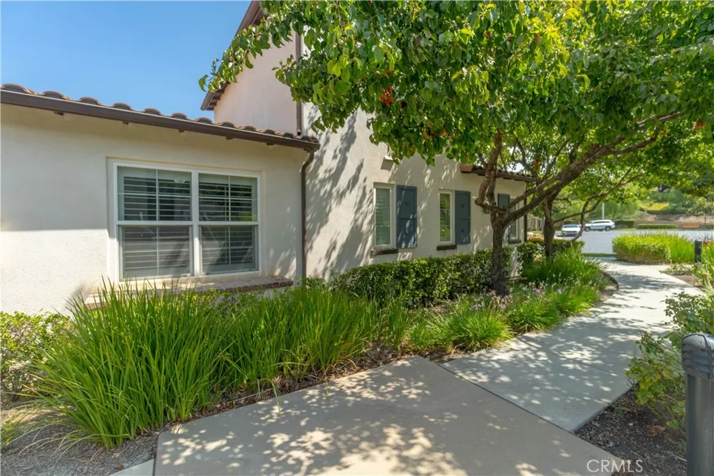 4332 Junction, Corona, California 92883 — photo 5