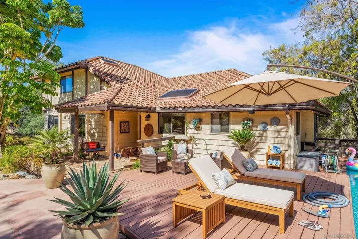 https://zimg.paragon.ice.com/ParagonImages/Property/PA/SDMLS/-533444/1/120/90/3000ff1c6f45013d3525e116c9386e8a/3/e07b0cbc3ce30cd64f892694d12fd460/-533444-51a4d76f-271f-4b8c-83d0-3f1a7c4eded3.JPG