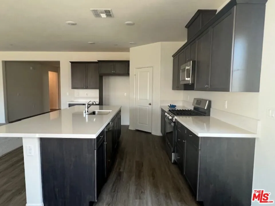 7318 Chetco River Street, Bakersfield, California 93311 — photo 4
