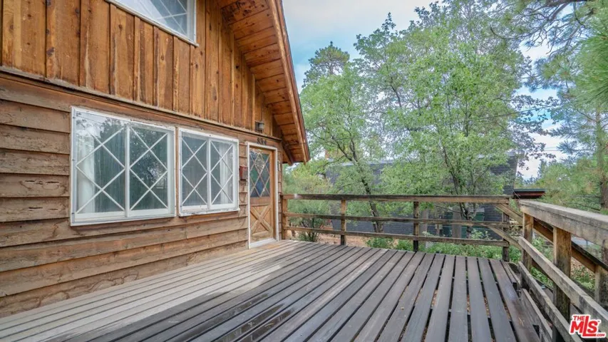 834 Victoria Lane, Sugarloaf, California 92386 — photo 5