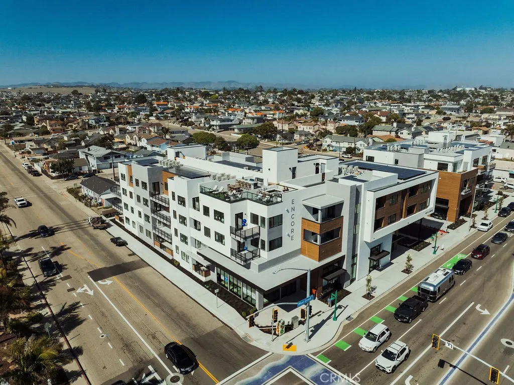 451 Grand Ave