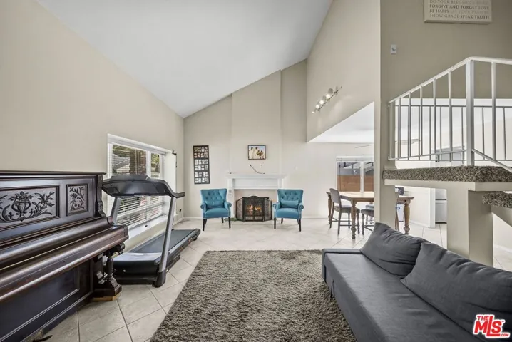 15362 Rhododendron Drive, Santa Clarita, California 91387 — photo 5