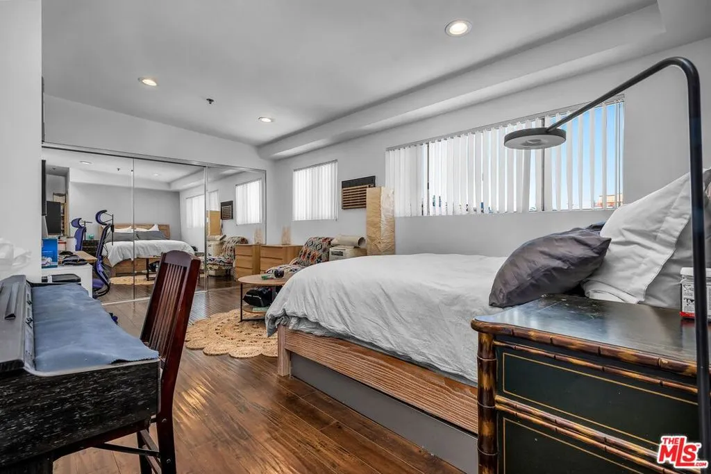 1546 Hi Point Street 105, Los Angeles, California 90035 — photo 5