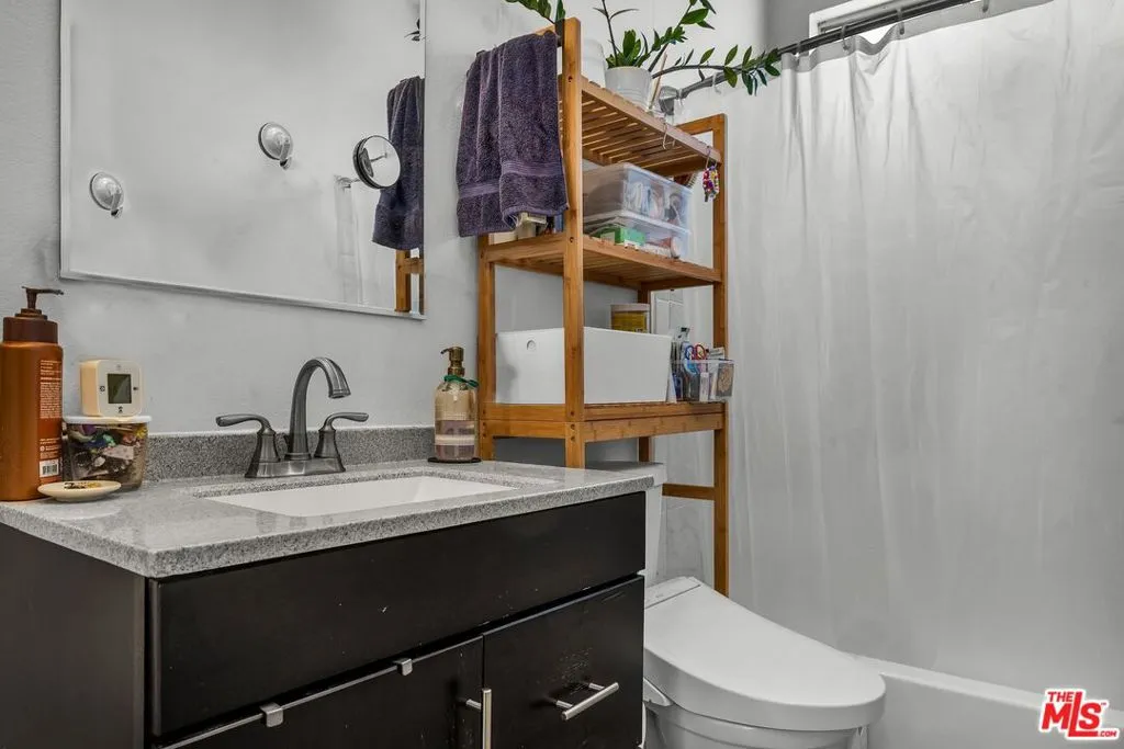 1546 Hi Point Street 105, Los Angeles, California 90035 — photo 4