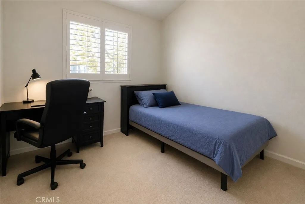 This image has been digitally altered using AI tools to remove furniture and personal clutter only. Structural features and physical condition have not been modified. This image has been digitally altered using AI tools to remove furniture and personal clutter only. Structural features and physical condition have not been modified.