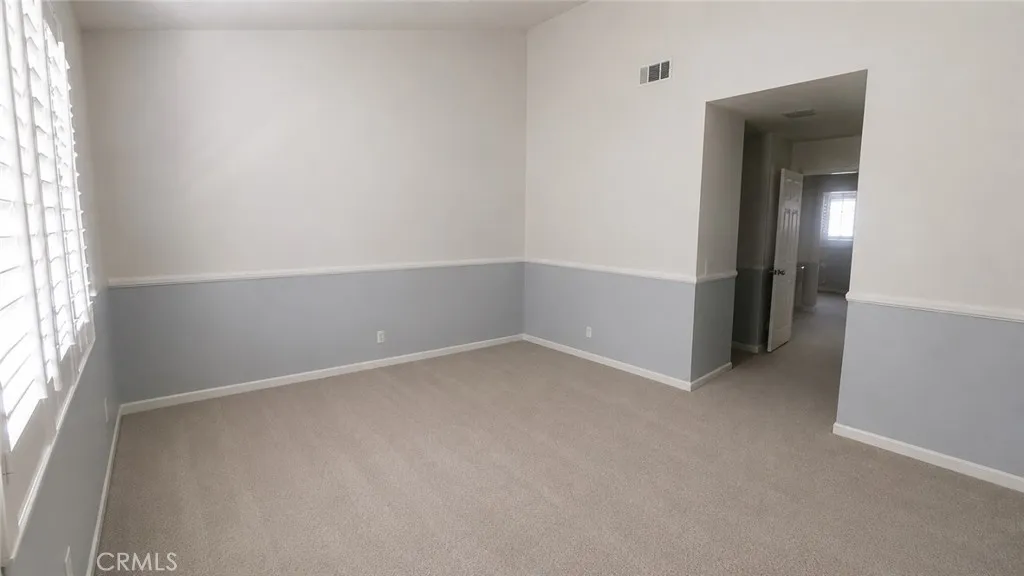 This image has been digitally altered using AI tools to remove furniture and personal clutter only. Structural features and physical condition have not been modified. This image has been digitally altered using AI tools to remove furniture and personal clutter only. Structural features and physical condition have not been modified.