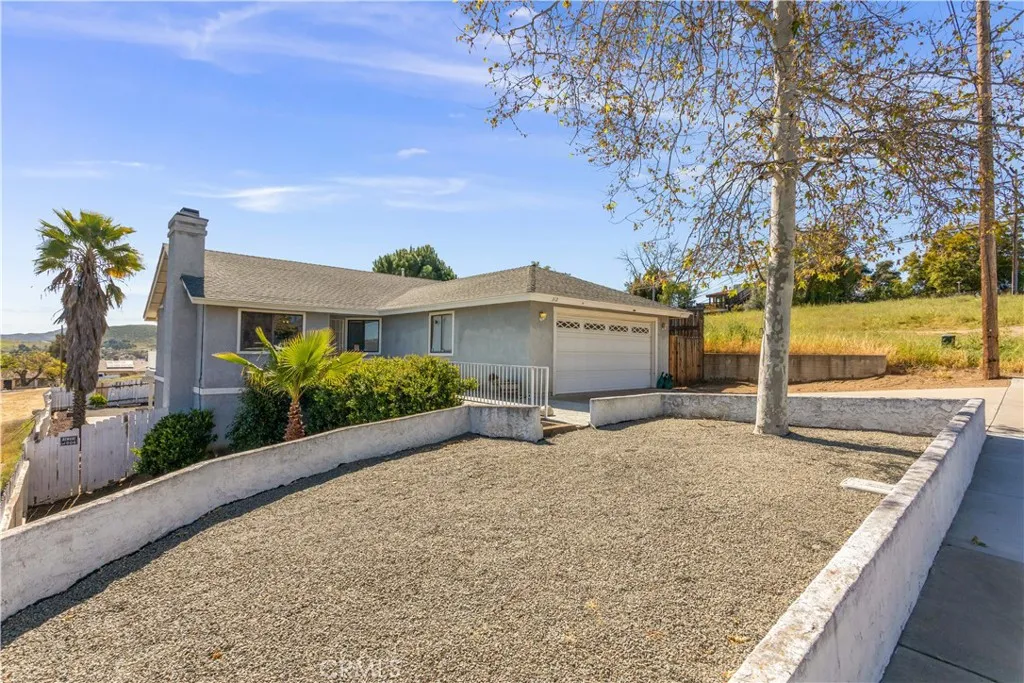 312 N Lewis, Lake Elsinore, California 92530 — photo 4