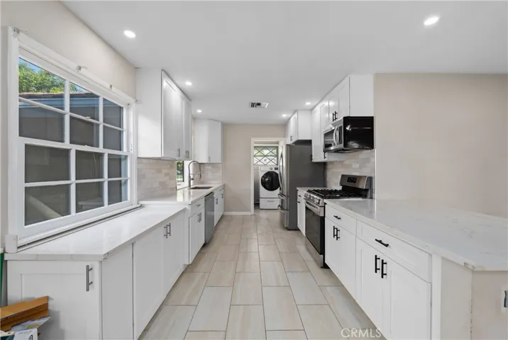 6257 Melba, Los Angeles, California 91367 — photo 5