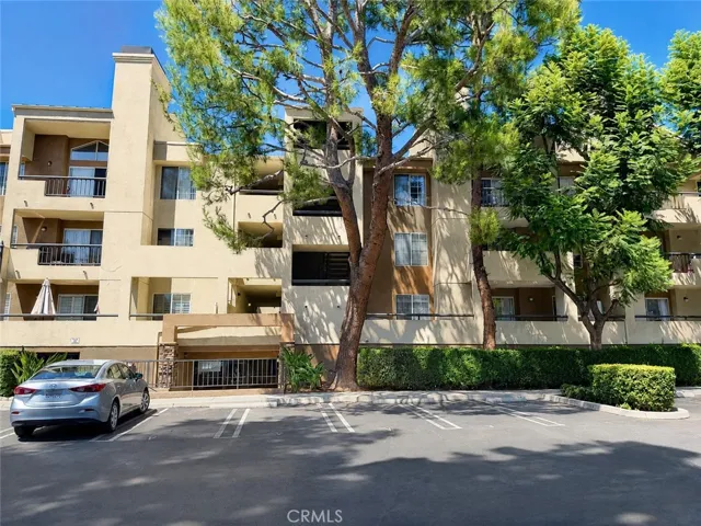 5520 Owensmouth 311, Woodland Hills, California 91367 — photo 4