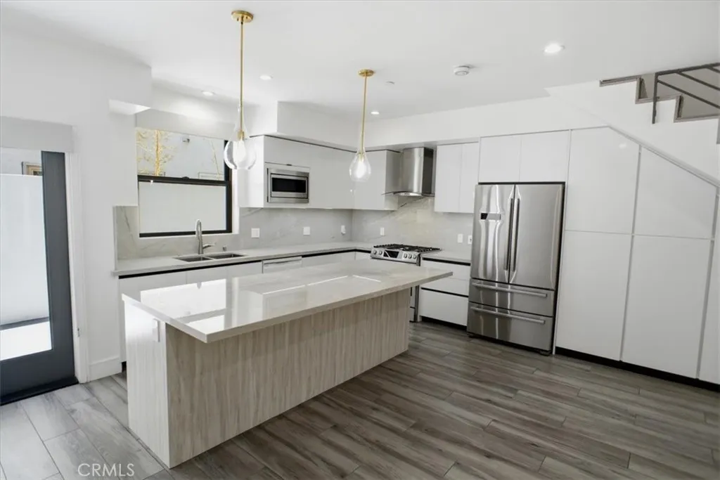 829 N Martel, Los Angeles, California 90046 — photo 4