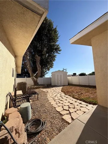 10611 Cherry Ave, Cherry Valley, California 92223 — photo 5