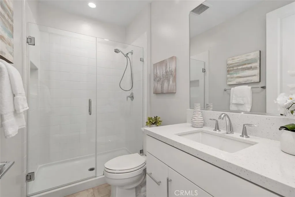Upstairs bedroom #3 ensuite bath
