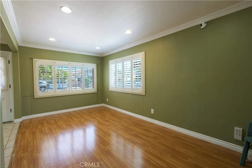 933 S La Verne Ave, Los Angeles, California 90022 — photo 5