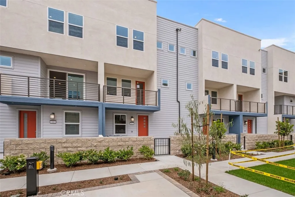 1637 W Lincoln Avenue 102, Anaheim, California 92801 — photo 5