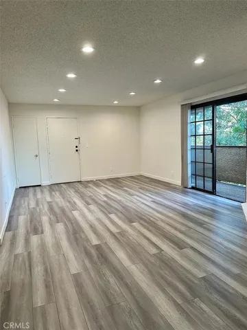 10220 De Soto Avenue 6, Chatsworth, California 91311 — photo 4