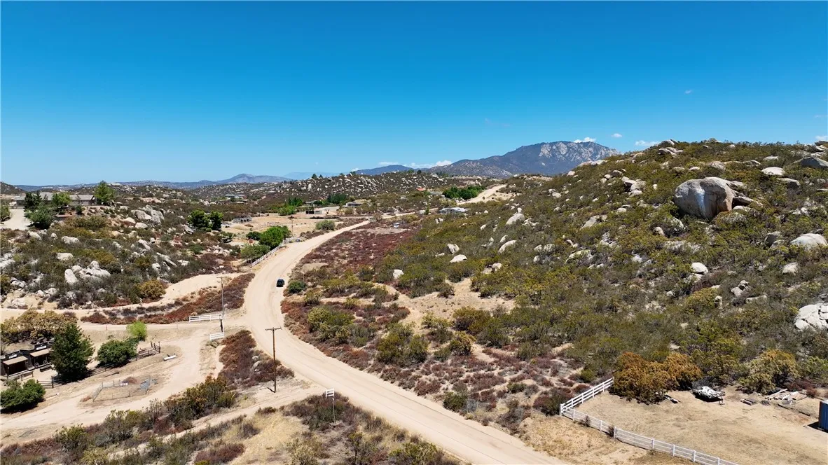 714 Rolling Hills Drive, Aguanga, California 92536 — photo 5