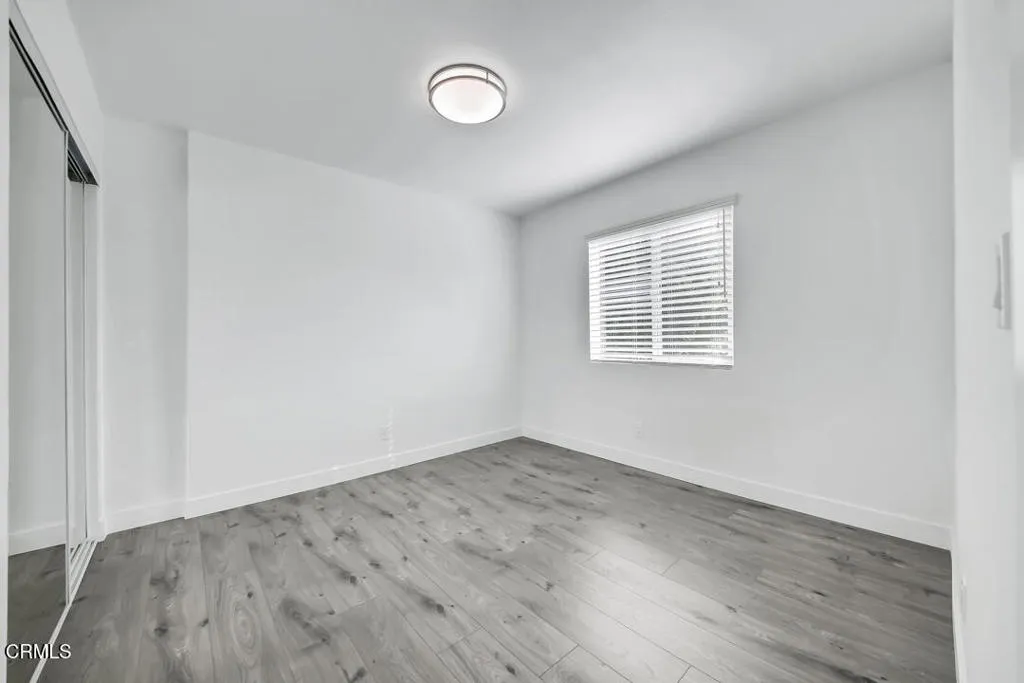 31 apt 4 bedroom MLS SIZE