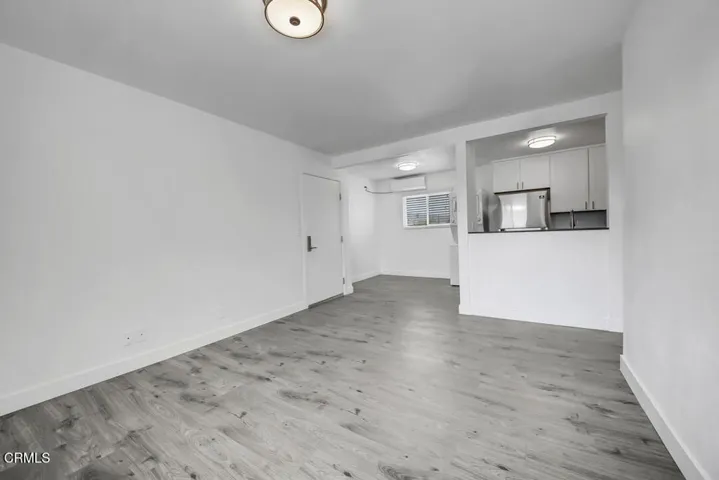 26 apt 4 living room MLS SIZE