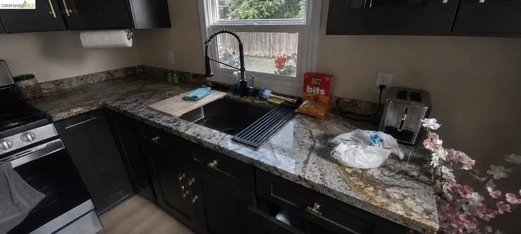 2399 E 14th St, San Leandro, California 94577-6059 — photo 4