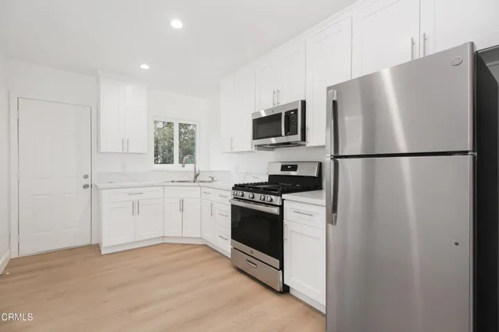 268 E Providencia Avenue H, Burbank, California 91502 — photo 5