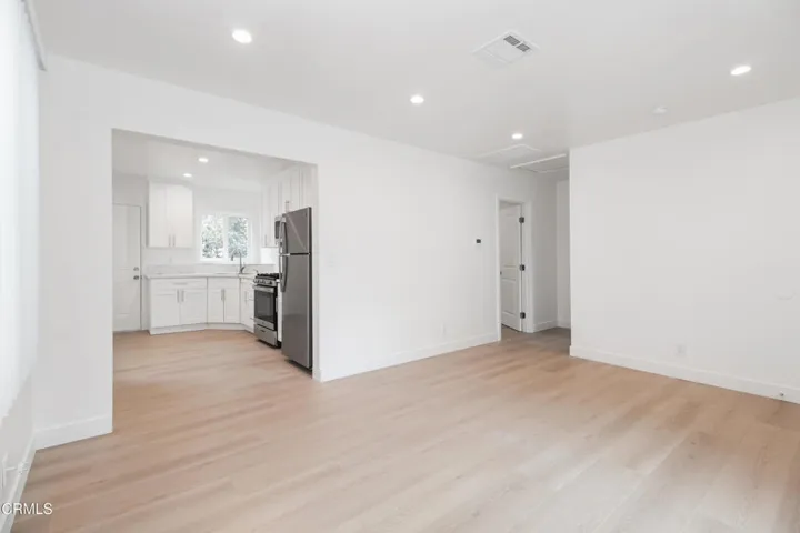 268 E Providencia Avenue H, Burbank, California 91502 — photo 4