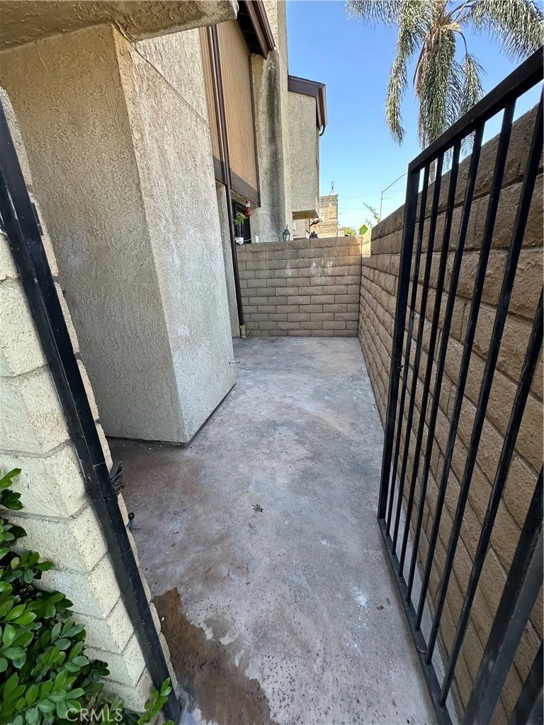 2674 Clarendon