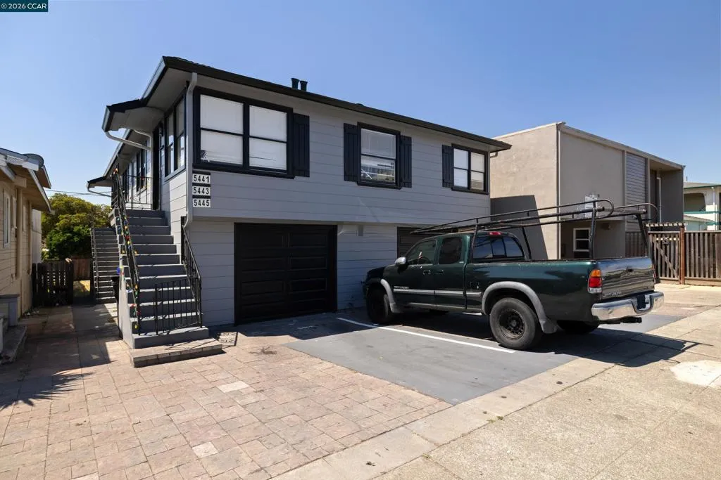 5441 5445 Bancroft