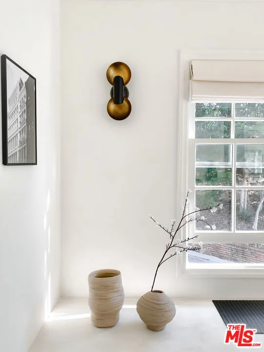 5866 Spring Oak Drive, Los Angeles, California 90068 — photo 4