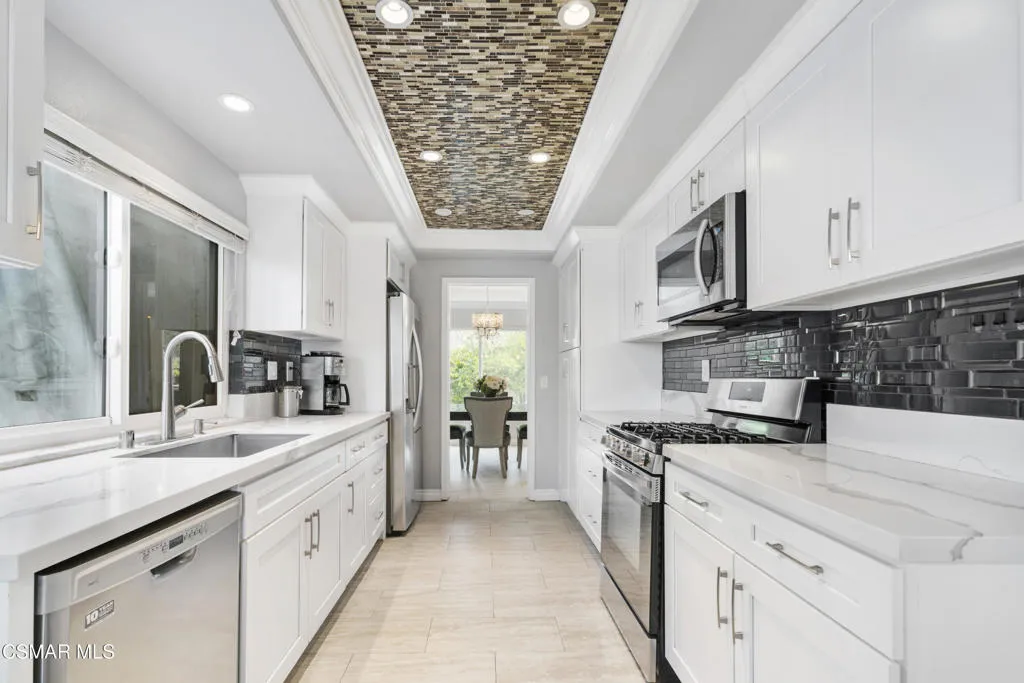 13165 thomasville-ct-kitchen-1 13165 thomasville-ct-kitchen-1