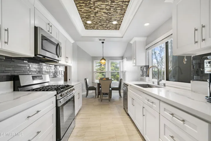 13165 thomasville-ct-kitchen-2