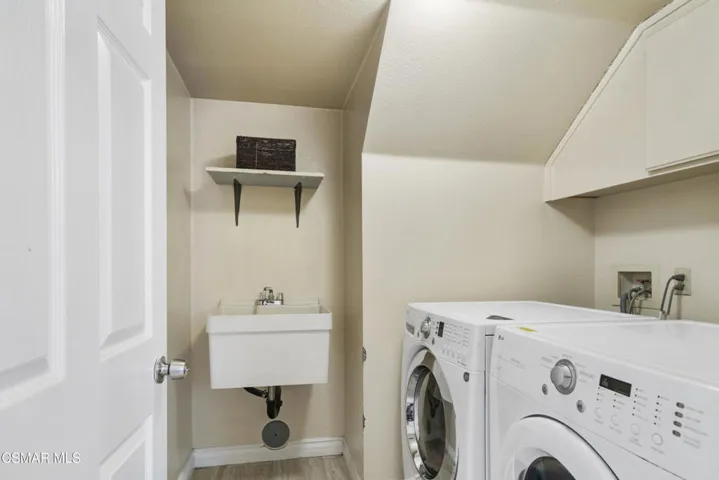 13165 thomasville-ct-laundry-room