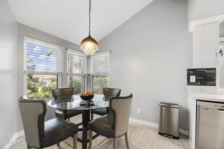 13165 thomasville-ct-kitchen-4-breakfast