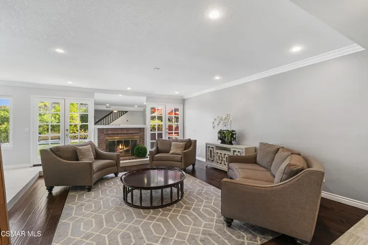 13165 thomasville-ct-living-room-2