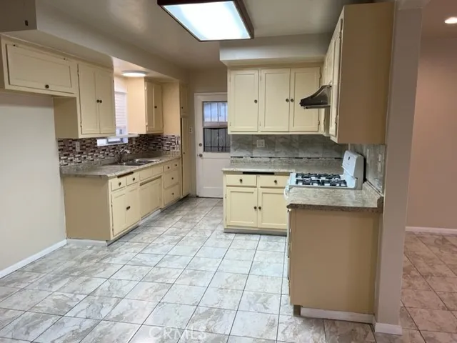 11326 Lower Azusa, El Monte, California 91732 — photo 5