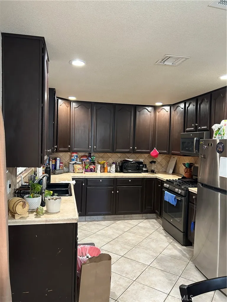 1033 Porter, Ridgecrest, California 93555 — photo 5