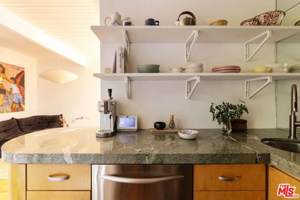 8322 Ridpath Drive, Los Angeles, California 90046 — photo 5