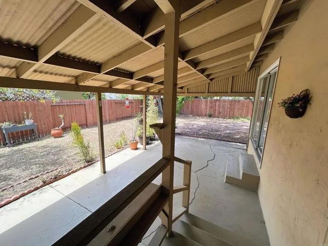 Covered Patio/Entry