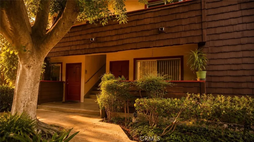 5349 Newcastle 34, Encino, California 91316 — photo 5