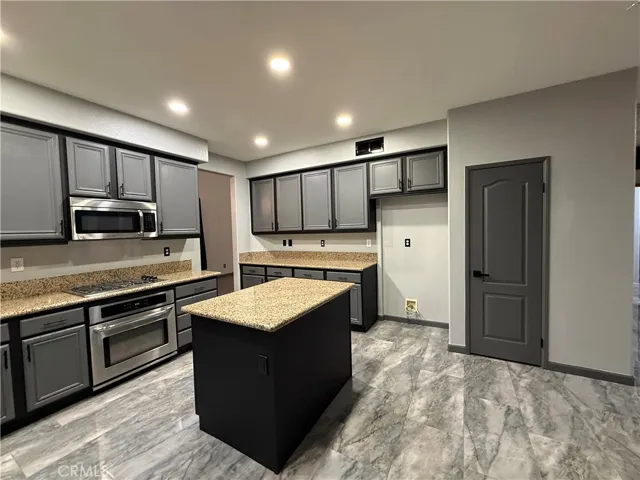 23037 Imperial, Moreno Valley, California 92557 — photo 4