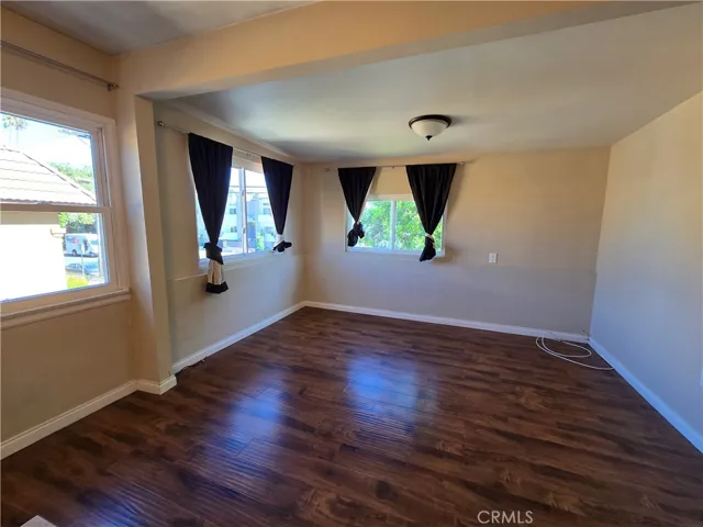 Spacious living room w/views of tree tops