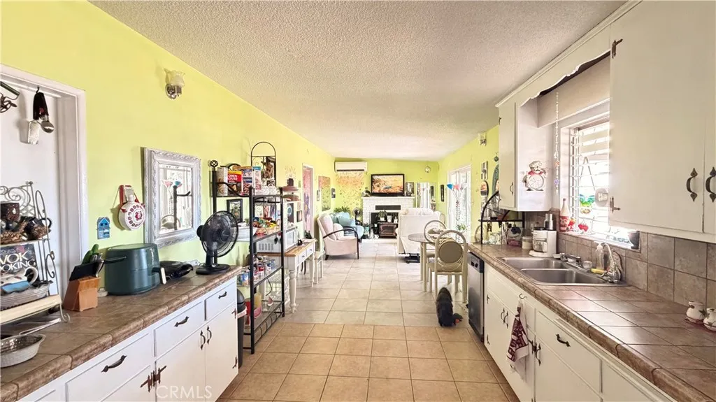 4990 Elata Avenue, Yucca Valley, California 92284 — photo 4