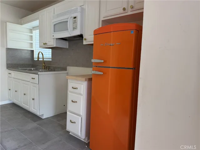Back house kitchen