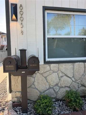 Italian limewash treatment & dual mailboxes