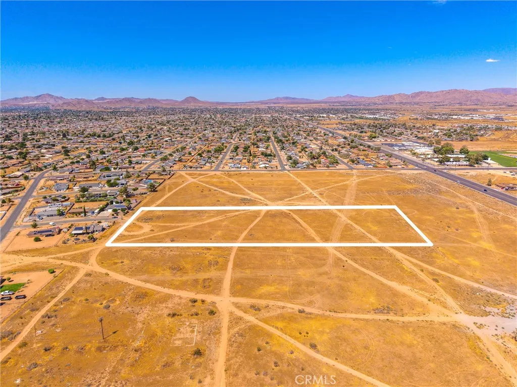 30874811 Okanagan Road, Apple Valley, California 92308 — photo 5