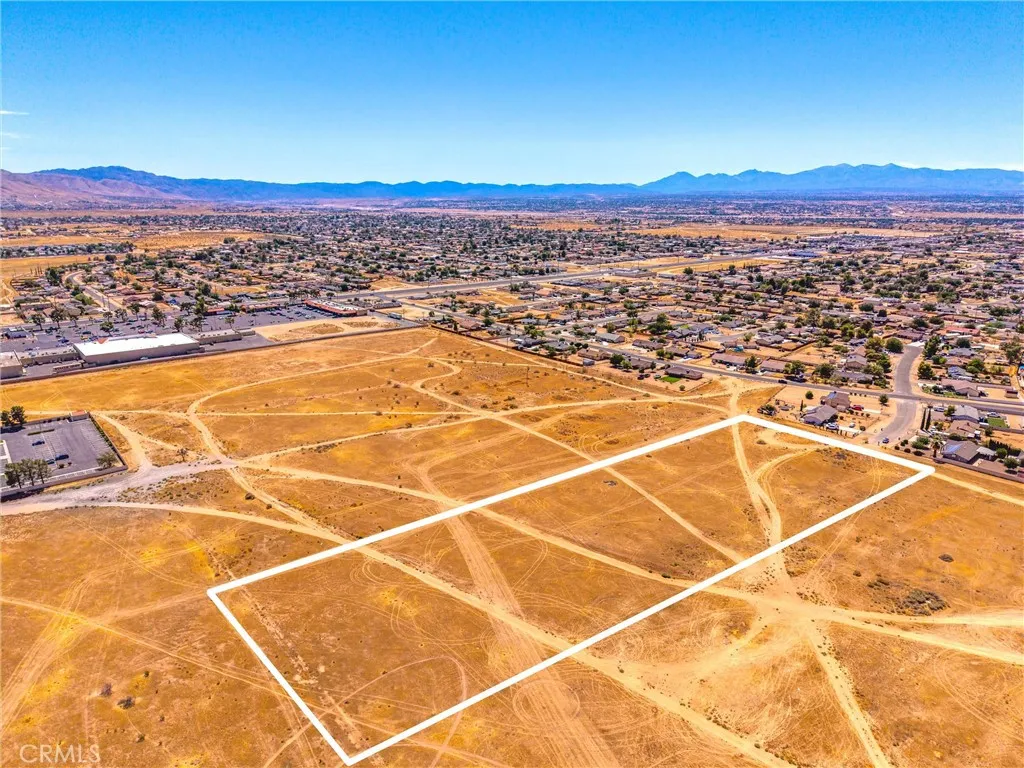 30874811 Okanagan Road, Apple Valley, California 92308 — photo 4